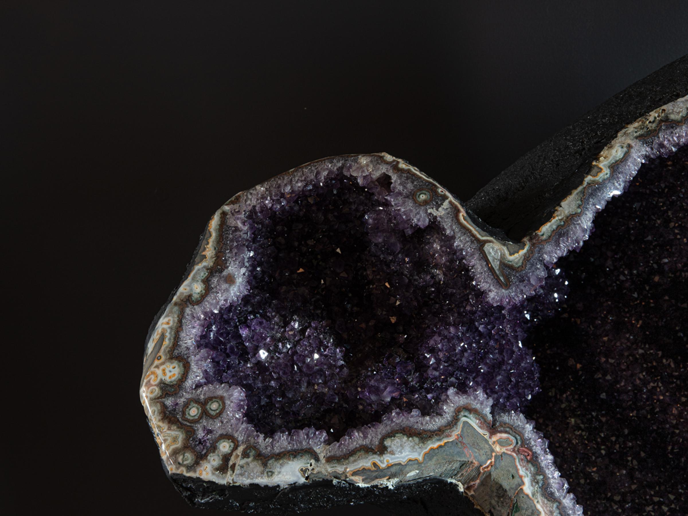XL Amethyst 'fish' on metal base - 19220bcb 89ac 45fb a473 47ae40ec8e21 - A0008