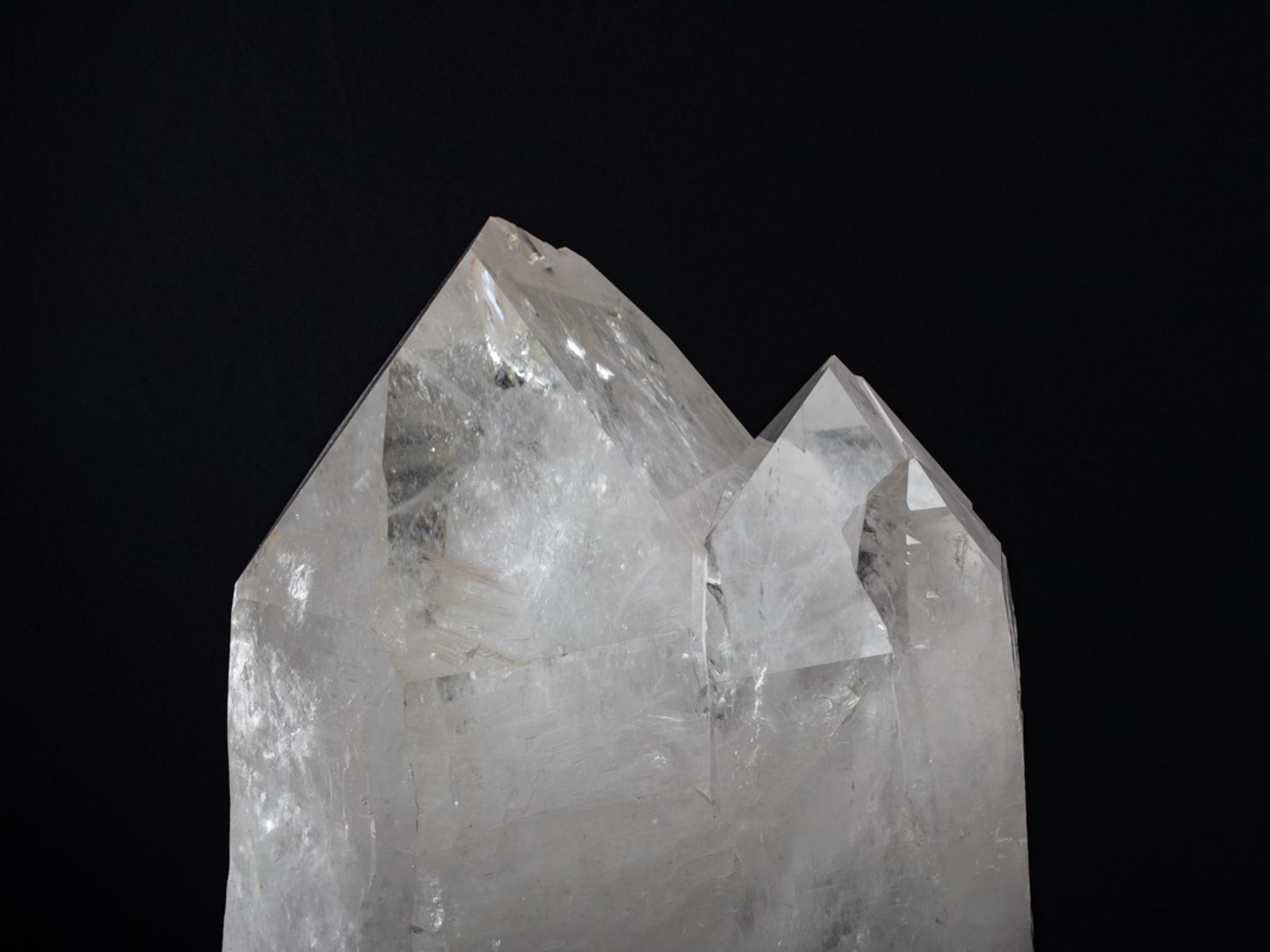 Huge crystal on custom made metal base - St1c0049 14 - C0049