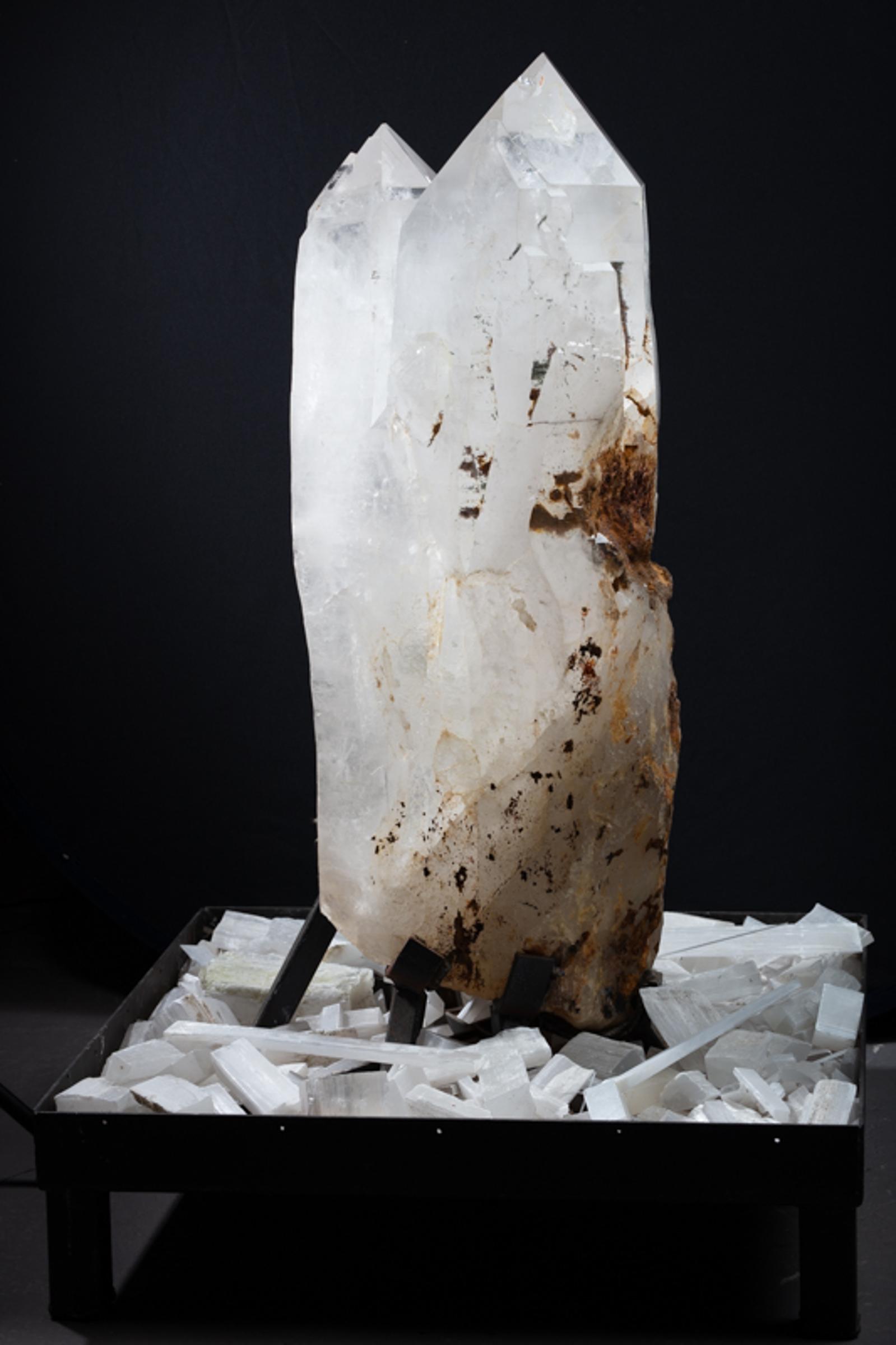 Huge crystal on custom made metal base - St1c0049 6 - C0049
