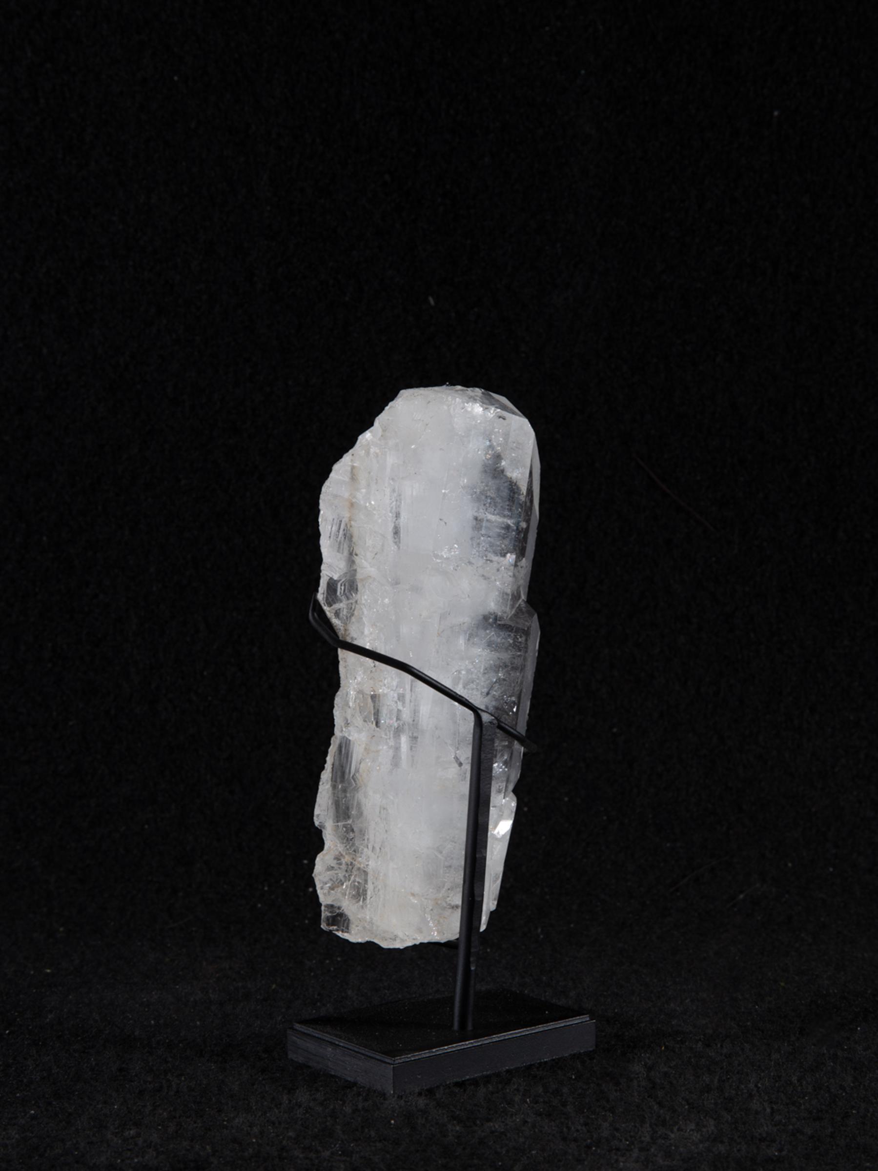 Faden quartz on metal base - St1galleryv0460 0194 - V0460