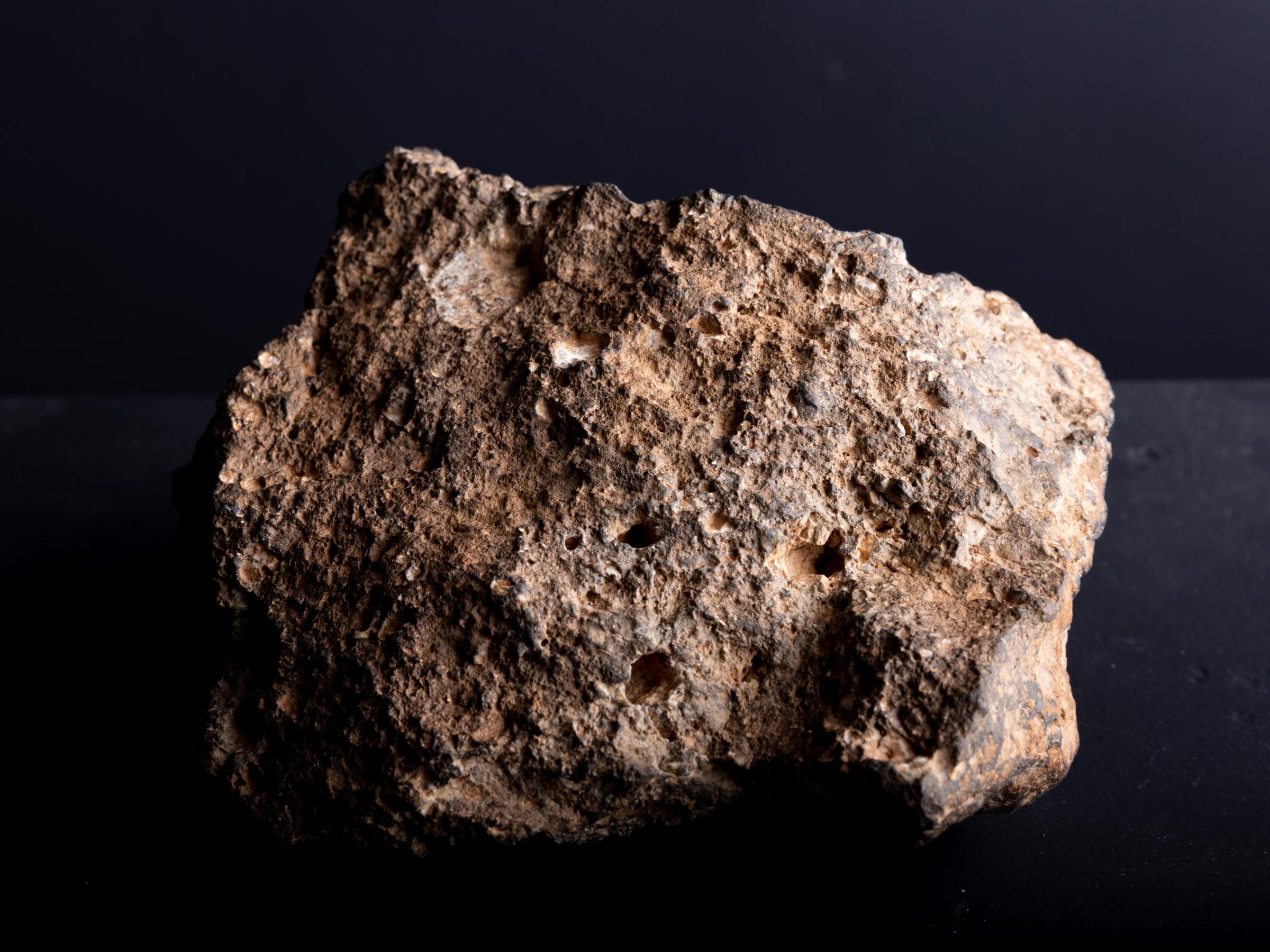 Lunar meteorite - St1m0039 5 - M0039