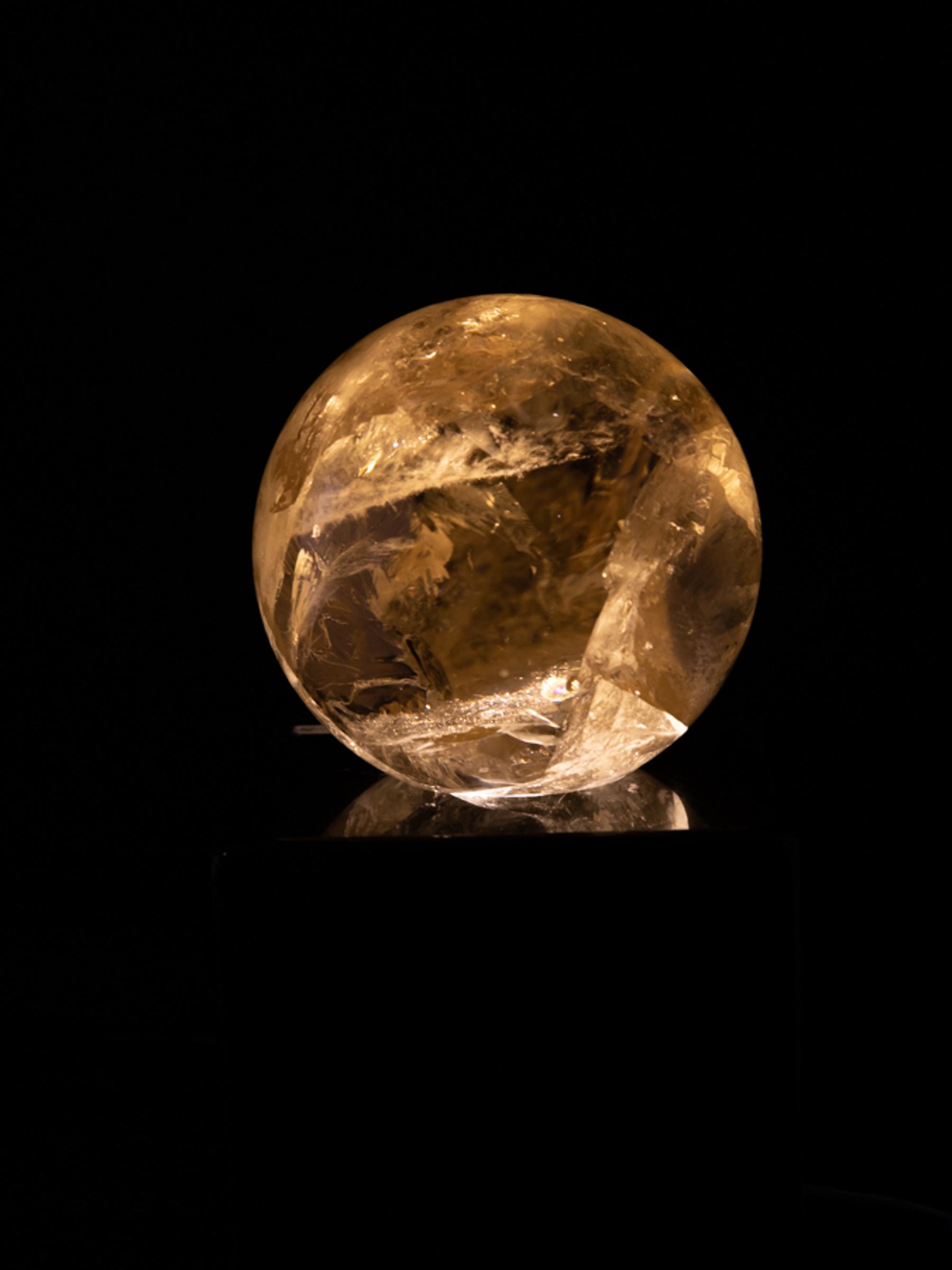 Natural citrine sphere - St1o0068 3 - O0068