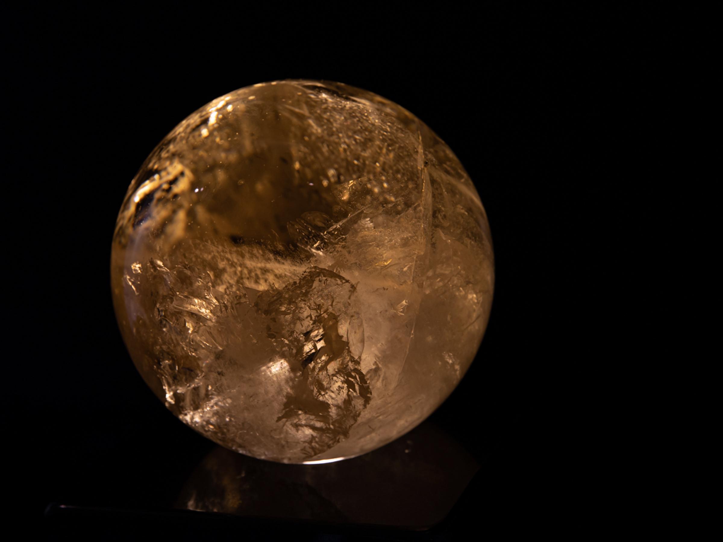 Natural citrine sphere - St1o0068 5 - O0068