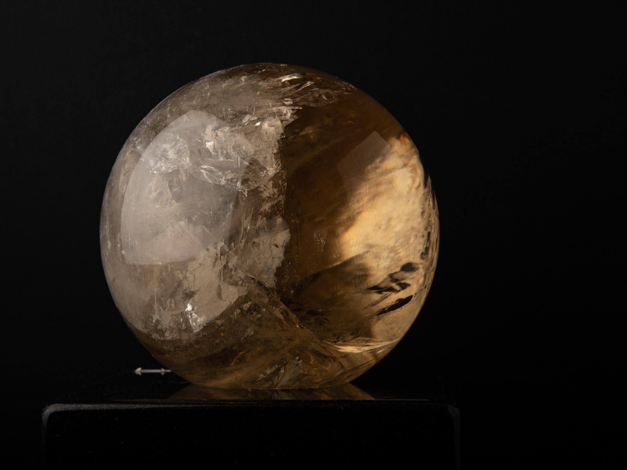 Natural citrine sphere - St1o0068 - O0068
