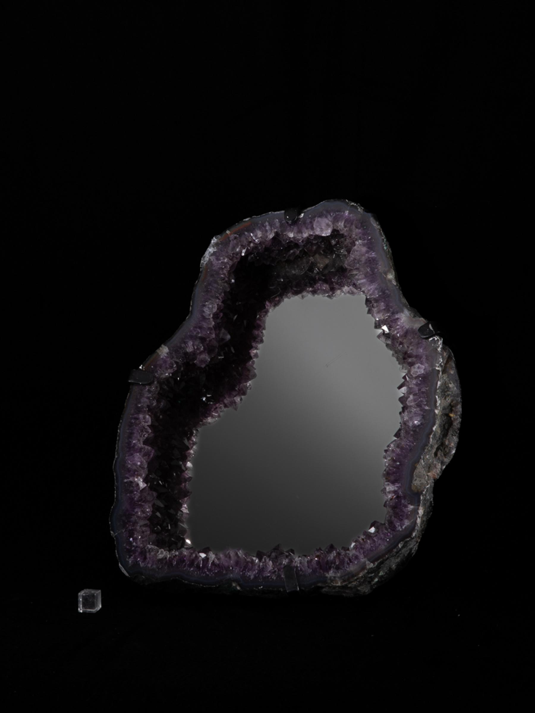 Amethyst mirror - St1o0132 8037 - O0132
