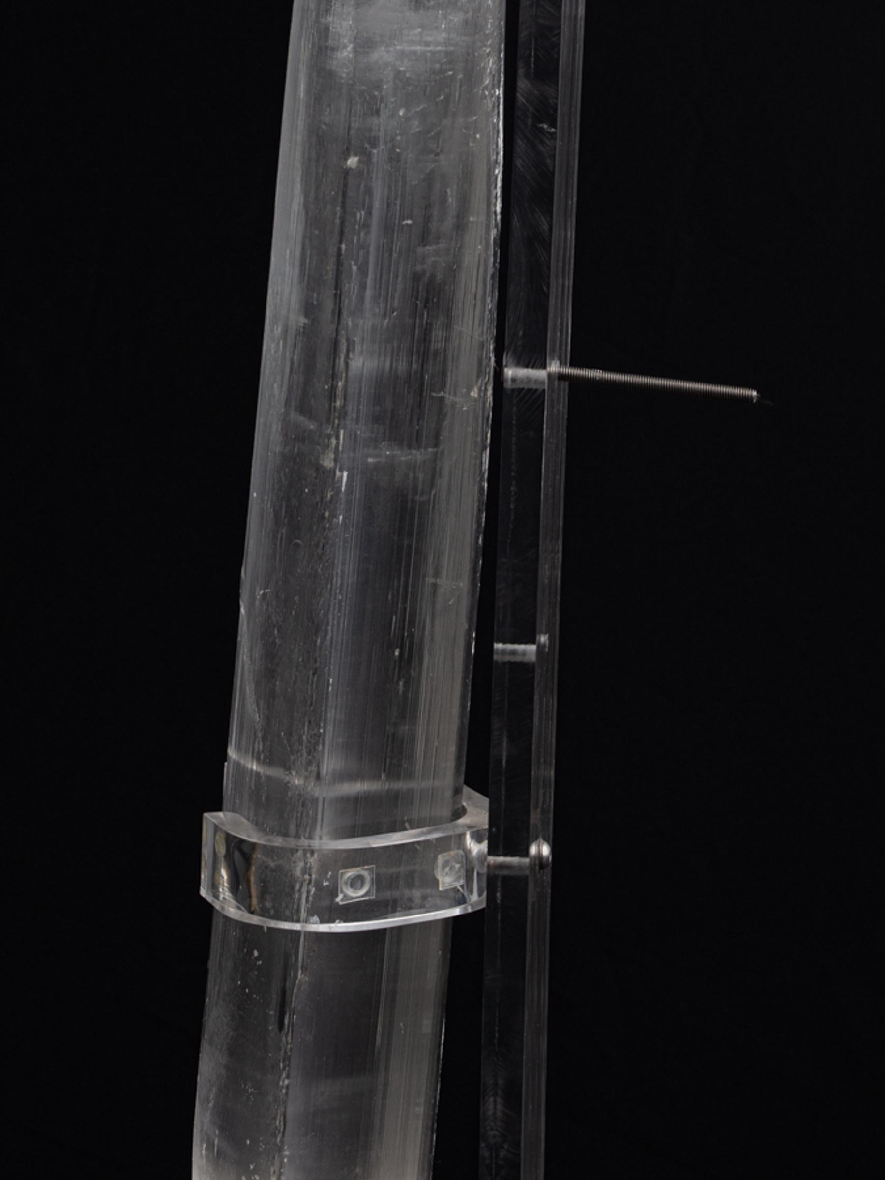 Selenite crystal 'sward' with water inclusion - St1v0092 4 - V0092