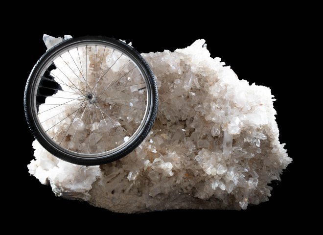 Rock crystal cluster - St1galleryc0073 4 - C0073