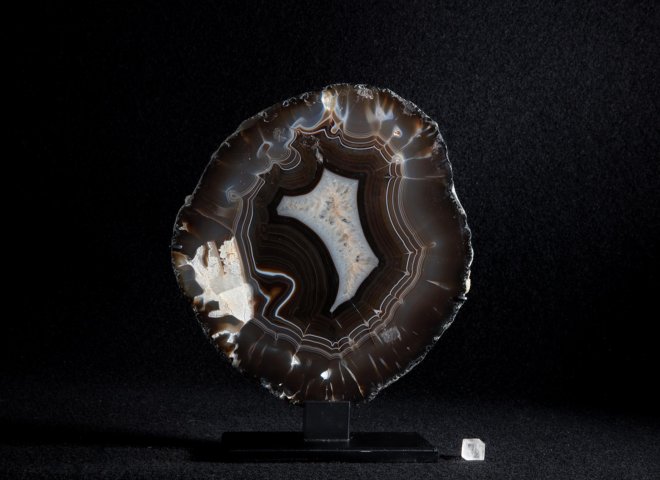 Agate slice on metal base - Stonegalleryv0404 - V0404