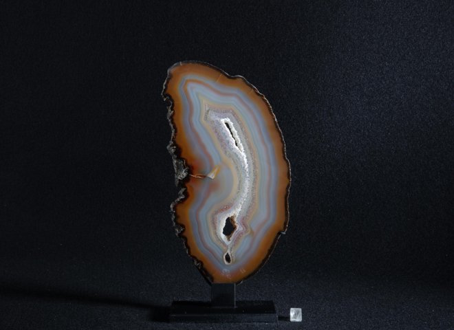 Agate slice on metal base - Stonegalleryv0406 2 - V0406